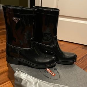PRADA BLACK RUBBER SNOW BOOTS